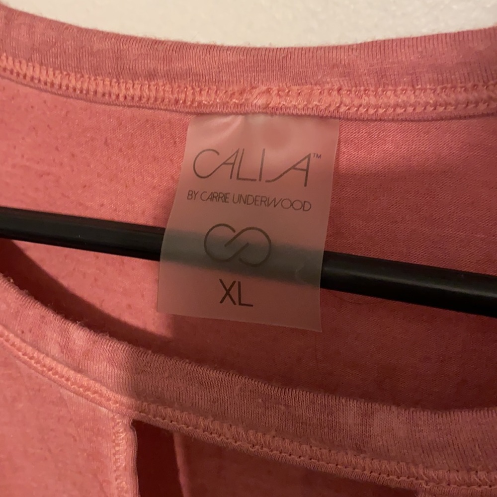 CALIA by Carrie Underwood athletic short sleeve with keyhole neckline and heart - Picture 7 of 8